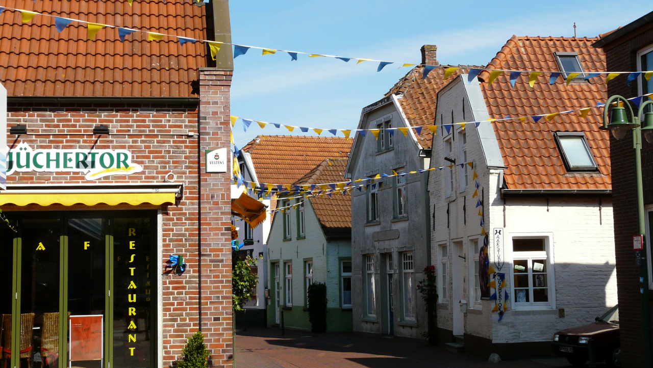 Juecherstraße Esens Durchgang zum Juechertor